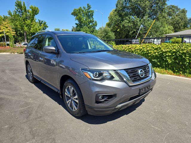 2020 Nissan Pathfinder SV