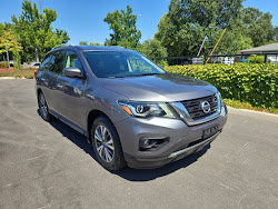 2020 Nissan Pathfinder SV