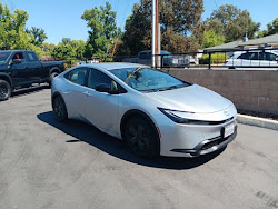 2025 Toyota Prius LE